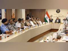 
      
      ECI hold meeting with all States and UTs 
      
      