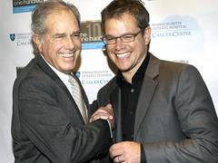 
      
      Matt Damon pays tribute to late father
      
      