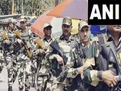 
      
      Police, paramilitary forces conduct flag march in Noida 
      
      
