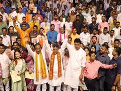 
      
      Tripura BJP's top brass chair meeting of social media volunteers 
      
      