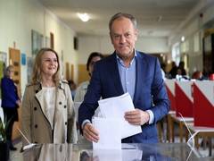 
      
      Poland's local elections: Crucial test for PM Tusk's coalition
      
      
