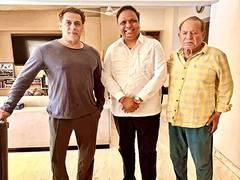 
      
      Salman Khan, father Salim Khan enjoy lunch with Ashish Shelar
      
      