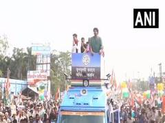 
      
      WB: Abhishek Banerjee holds road show for TMC candidate
      
      