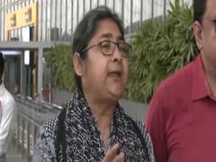 
      
      TMC delegation leaves from Kolkata, to meet EC bench today
      
      