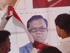
      
      Congress poster featuring BJP candidate put up at venue in MP
      
      