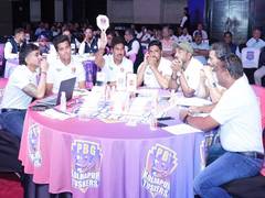 
      
      MPL: Kolhapur Tuskers buy Shrikant Mundhe, Aniket Porwal
      
      