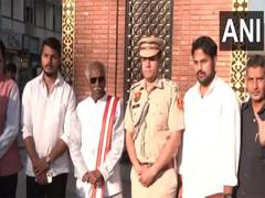 
      
      JK: Haryana Guv visits famous clock tower at Lal Chowk 
      
      