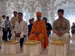 
      
      Akshay, Tiger visit BAPS Hindu Mandir in Abu Dhabi
      
      