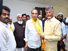 
      
      YSRCP leader Seethamraju Sudhakar joins TDP
      
      
