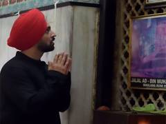
      
      Diljit comes up with Eid special song, offers prayers at mosque
      
      