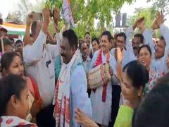 
      
      Congress' election campaign in Assam's Sonitpur turns into music
      
      
