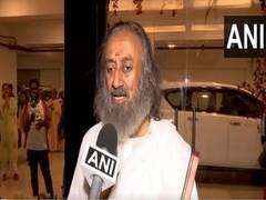 
      
      Sri Sri Ravishankar urges citizens to exercise their franchise
      
      