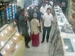 
      
      Rahul visits sweet shop, purchases Mysore Pak for CM Stalin
      
      