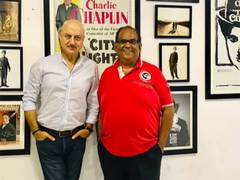 
      
      Anupam Kher remembers late actor Satish Kaushik
      
      