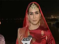 
      
      Kriti Sanon turns heads as she walks the ramp at Varanasi ghat
      
      