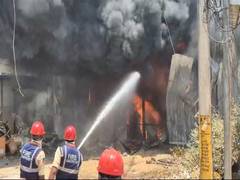 
      
      Andhra Pradesh: Massive fire engulfs godown in Ananthapuram
      
      