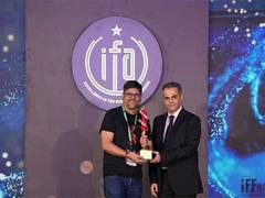 
      
      ace turtle wins Images Award of Excellence 
      
      