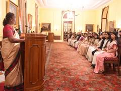 
      
      Probationers of Indian Economic Service call on President Murmu
      
      