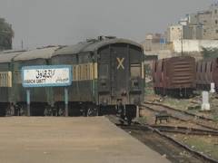 
      
      Pak: Woman passenger in train assaulted by policeman
      
      