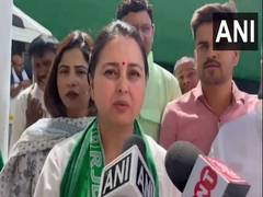 
      
      RJD leader Rohini Acharya demands compensation to family of...
      
      