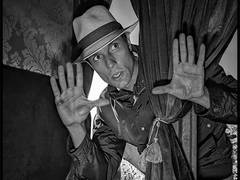 
      
      Randeep Hooda drops BTS photos from 'Swatantrya Veer Savarkar'
      
      