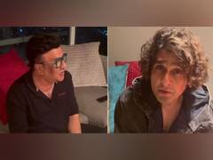 
      
      Sonu Nigam, Anu Malik sing 'Main Hoon Na' at Farah Khan's party
      
      