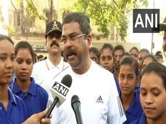 
      
      Dharmendra Pradhan interacts with Agniveer aspirants in Sambalpur
      
      