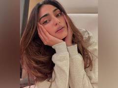 
      
      Athiya Shetty cheers for KL Rahul as he scores half-century
      
      