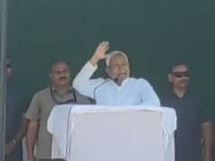 
      
      “Itna zyaada paida karna chahiye kisi ko...”: Nitish taunts Lalu 
      
      