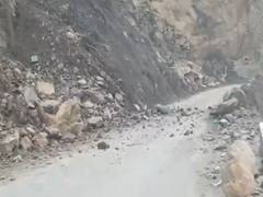 
      
      Jammu-Srinagar National Highway blocked for traffic
      
      