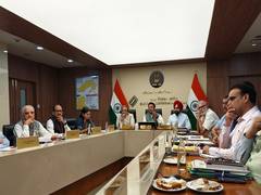
      
      Lok Sabha polls: EC holds meeting to mitigate heatwave risks
      
      