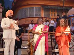 
      
      President Murmu offers prayers to Lord Hanuman in Rishikesh
      
      
