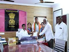 
      
      YSRCP Srinivasa Rao files nomination in Bheemunipatnam for Andhra
      
      