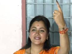
      
       BJP candidate from Amravati criticizes Congress' Rahul Gandhi
      
      