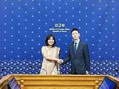 
      
      India, S Korea hold consultations on disarmament
      
      