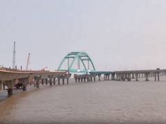 
      
      Mumbai: Girder connecting Coastal Road with Bandra-Worli Sea Link
      
      