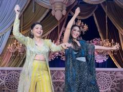
      
      Madhuri Dixit, Karisma grace dance on 'Chak Dhoom Dhoom'
      
      