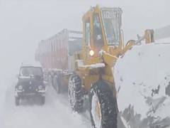 
      
      J-K: BRO rescues 35 vehicles stranded at Razdan Top 
      
      