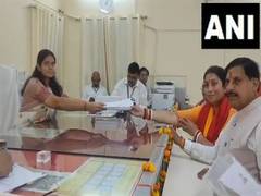
      
      Smriti Irani files nomination papers from Amethi LS seat
      
      