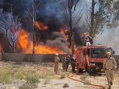 
      
      Fire breaks out at pipe warehouse on Delhi-Agra Highway
      
      