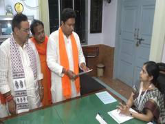 
      
      LS polls: BJP's Kabir Sankar Bose files nomination from Serampore
      
      