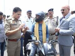
      
      SBI Life Insurance & Lucknow Traffic Police highlight importance 
      
      