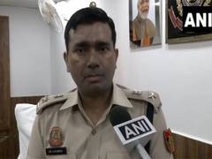 
      
      Delhi Police arrest three people involved in stealing cars 
      
      