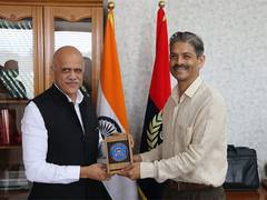 
      
      J-K: DG NIA visits PHQ Jammu, interacts with DGP 
      
      
