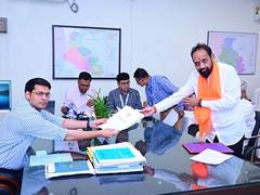 
      
      Jharkhand: BJP candidate Bidyut Mahato files nomination 
      
      