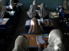 
      
      Pak college puts restrictions on girl students' 
      
      