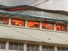 
      
      West Bengal: Fire breaks out at garment factory in Kolkata
      
      