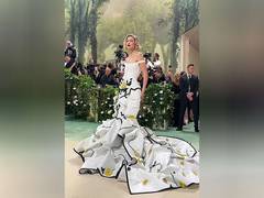 
      
      Gigi Hadid stuns in old Hollywood glamour at the Met Gala 2024
      
      