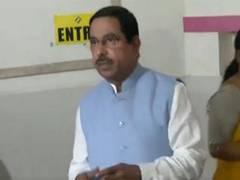 
      
      Pralhad Joshi casts vote, expresses confidence in winning
      
      