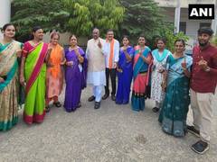 
      
      Expelled BJP leader K.S. Eshwarappa casts vote in Shimoga 
      
      